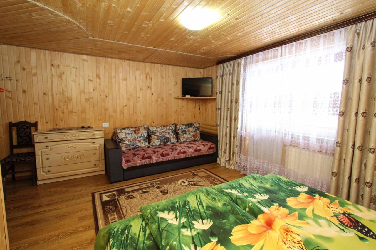 Готель Гостинний комплекс У Валентини Яблуниця Екстер'єр фото
